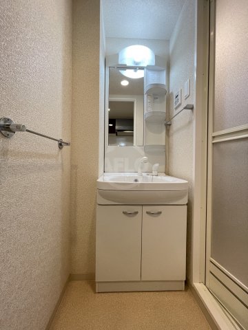 洗面設備　Luxe難波西III（ラグゼ難波西III）　脱衣所