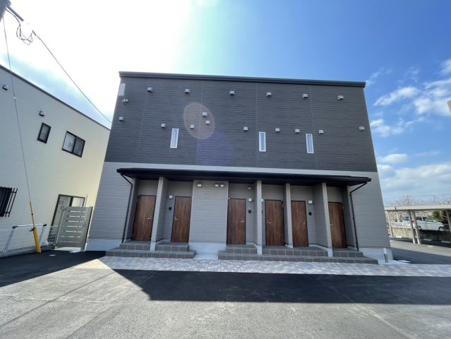 建物外観　※内装別室写真（203号室）