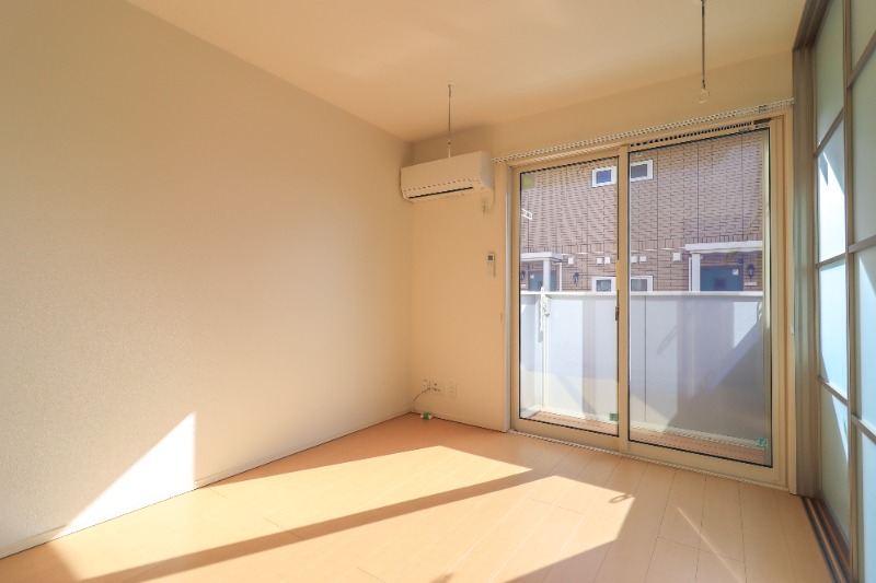 居室・リビング　図面と現状に相違がある場合には現状を優先