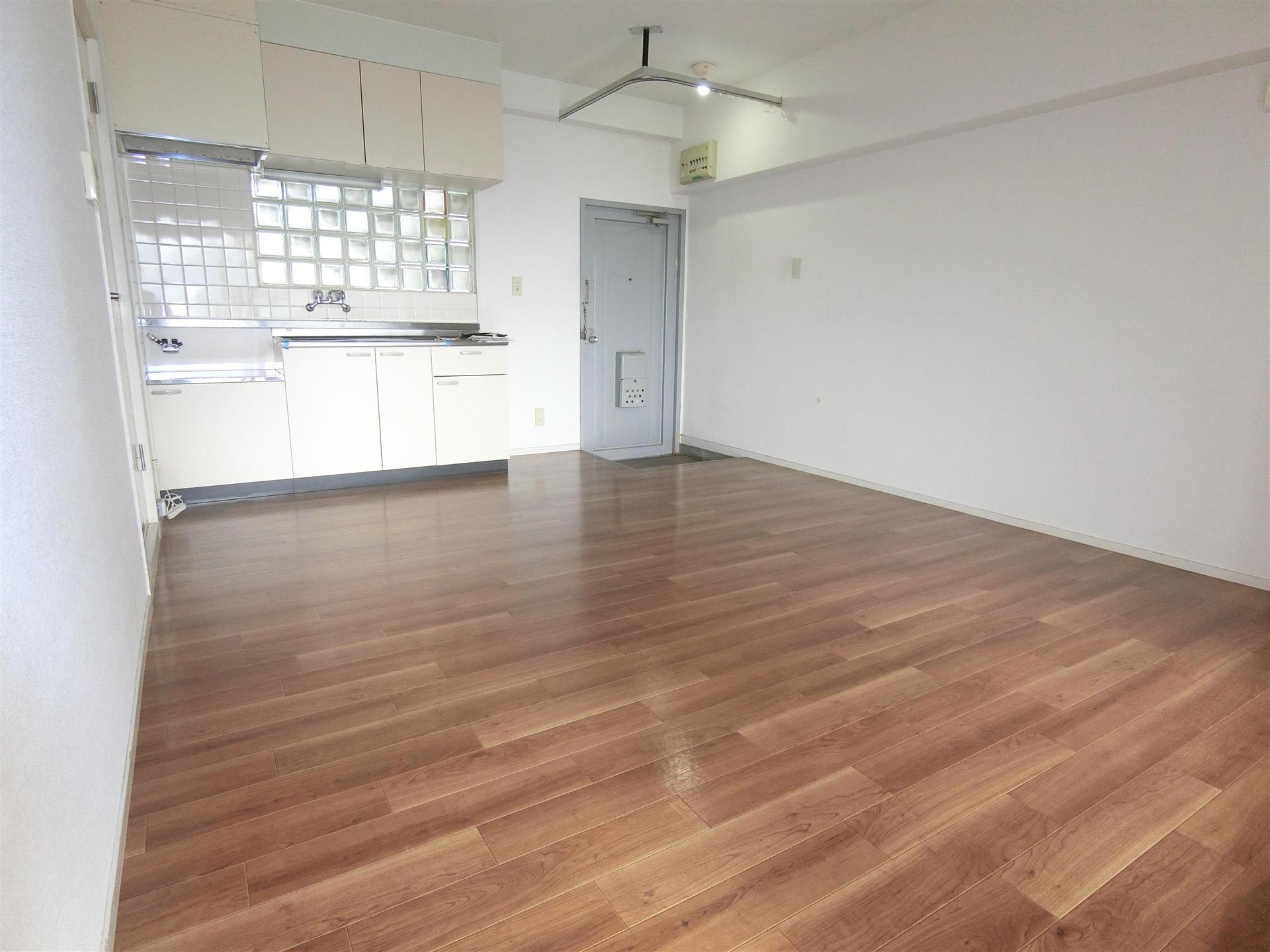 居室・リビング　家具もゆったりと配置できるLDK10帖♪