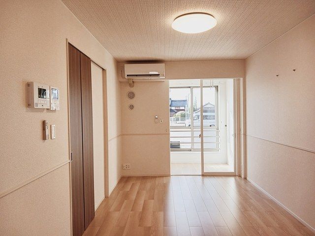 居室・リビング　ゆったり過ごせる居間です