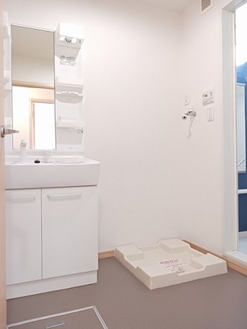 洗面設備　広い洗面スペース