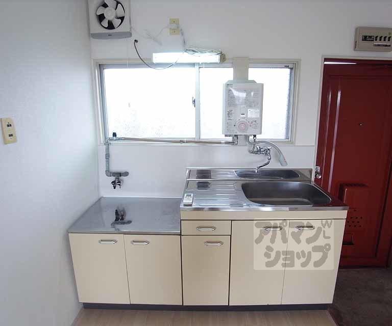 キッチン　キッチンです。