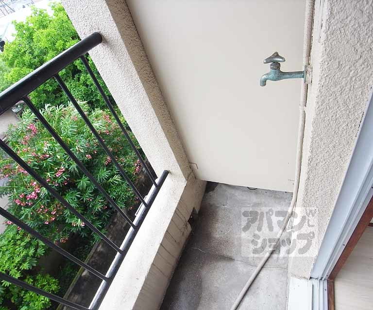 その他部屋・スペース　ベランダに洗濯機置けます。