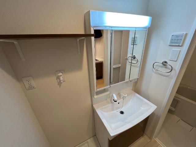 洗面設備　洗髪洗面化粧台