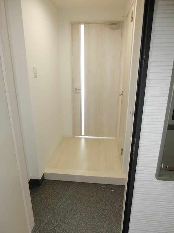 玄関　※同物件別号室参考写真