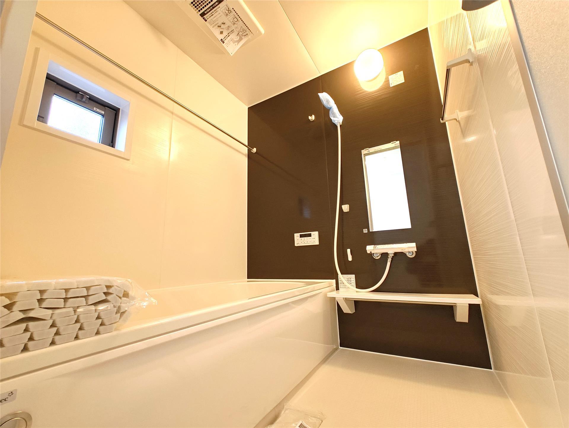 バス・シャワールーム　浴室乾燥機・追炊機能付き♪