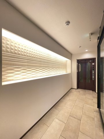 エントランス　★洗礼されたスタイリッシュな共用部とエレベーター♪