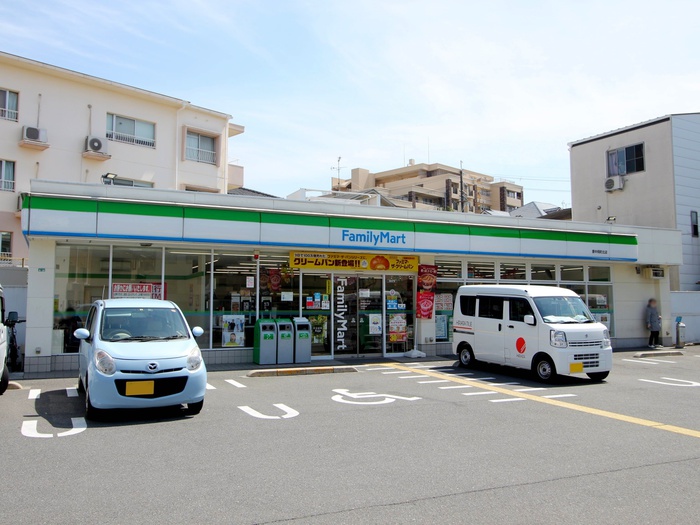 コンビニ　ファミリーマート豊中岡町北店（コンビニ）まで86m