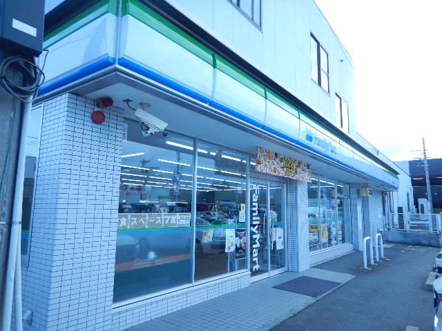 コンビニ　ファミリーマート（コンビニ）まで290m