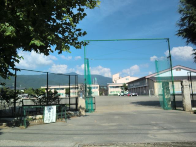小学校　市立旭町小学校（小学校）まで550m