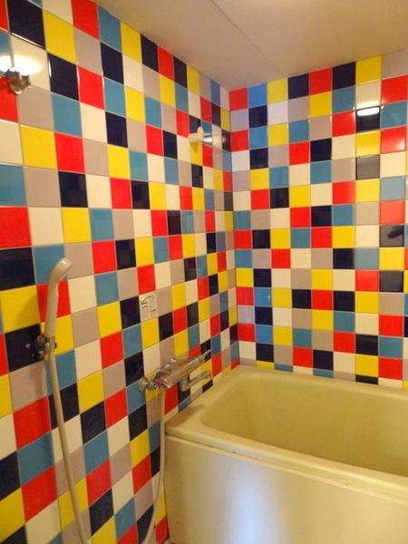 バス・シャワールーム　カラフルお風呂