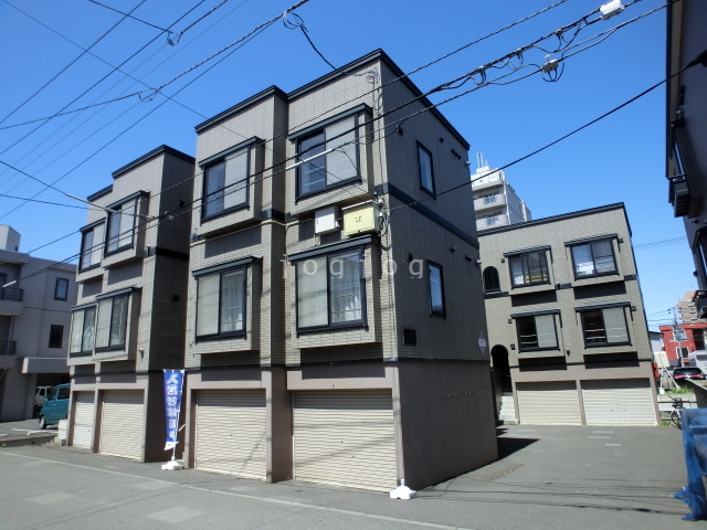 建物外観　八番館