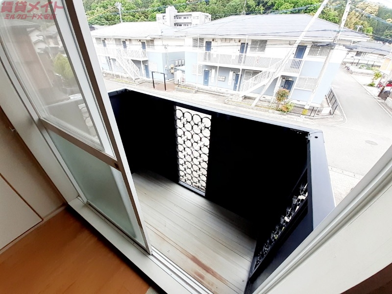 バルコニー　同物件別室写真