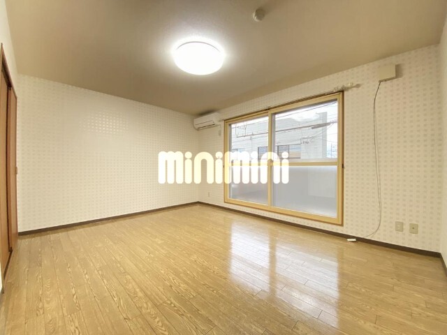 居室・リビング　同物件別室のイメージ写真