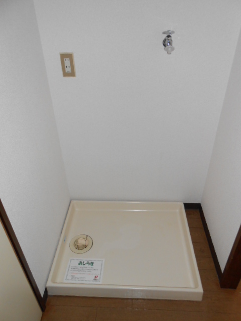 その他設備　屋内洗濯機置場・排水ドレンパン完備