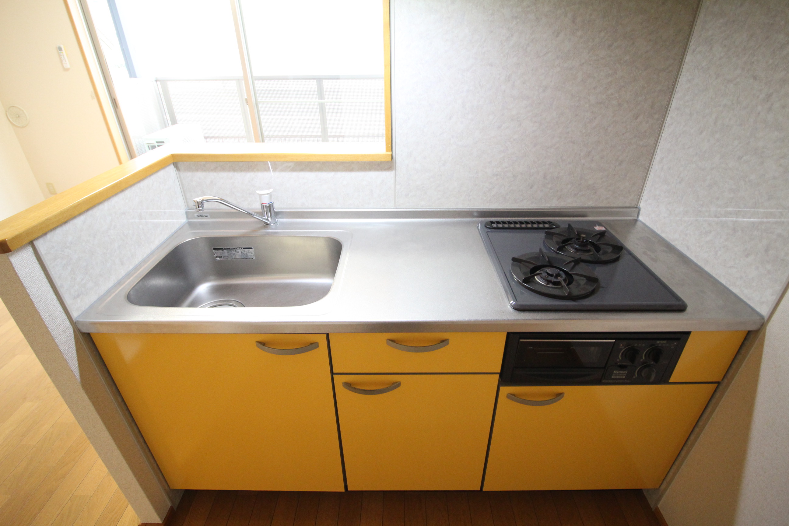 キッチン　２口コンロで同時調理可能！