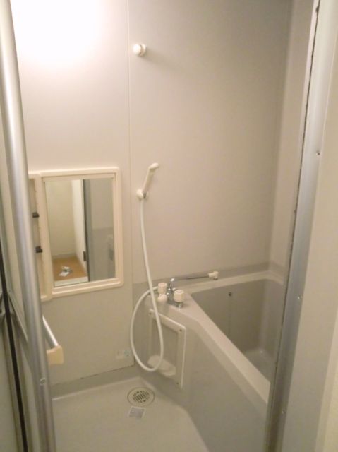 バス・シャワールーム　一日の疲れを癒す浴室。