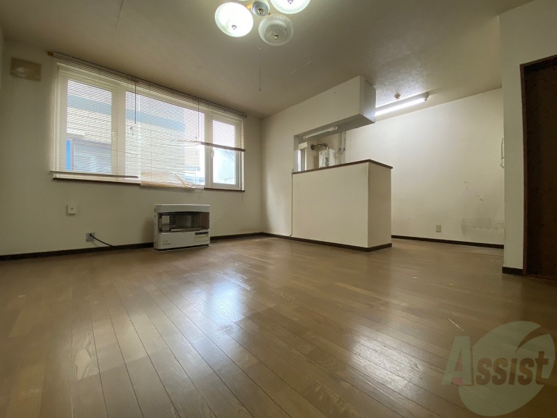 居室・リビング　広くてキレイなお部屋が広がっていて、充実した生活が送れそう。