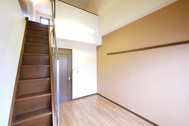 その他部屋・スペース　開放的な寝室です