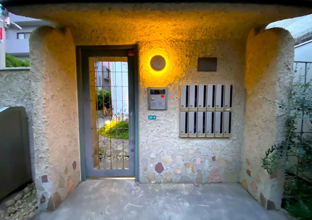 セキュリティ　オートロック＆防犯カメラ付き