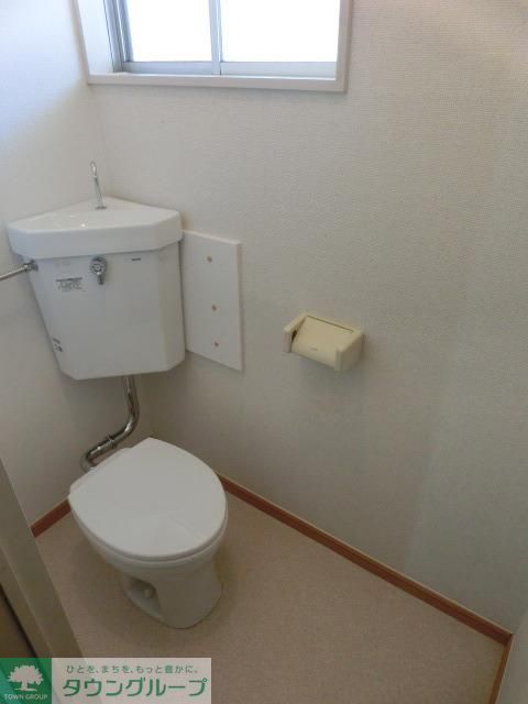 トイレ　トイレ窓有り