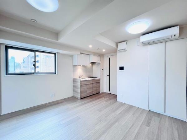 居室・リビング　こちらの居間で趣味の時間をお楽しみください