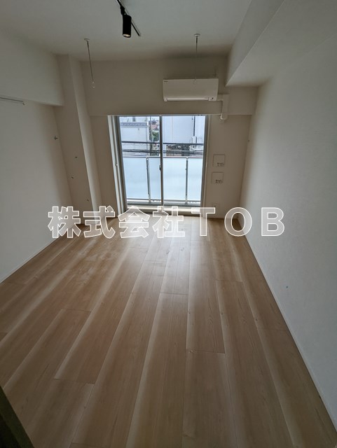 居室・リビング　※別号室同間取り参考写真