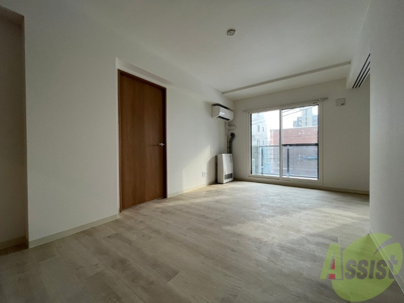 居室・リビング　リビングです。戸を開けるとより開放的ですね。