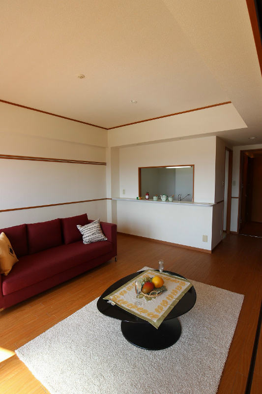 居室・リビング　大きまソファも置ける広々リビング。