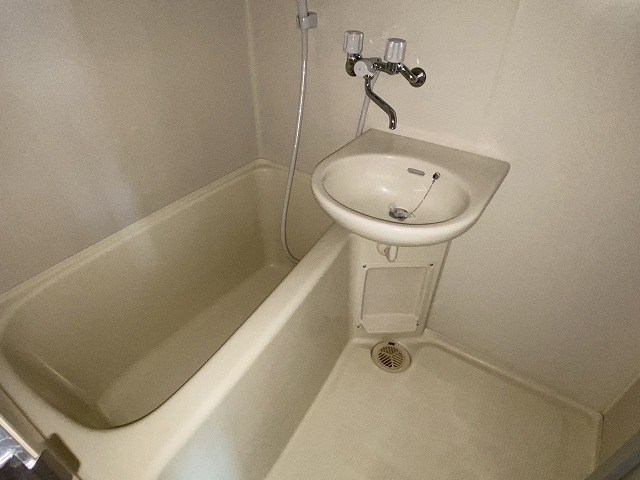 バス・シャワールーム　現況優先