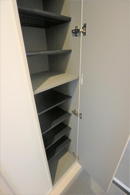 玄関　シューズボックス?