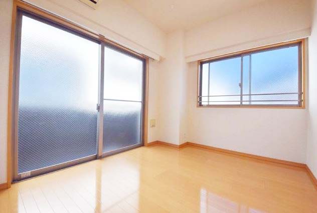 居室・リビング　★角部屋、二面採光、風通しも良好★