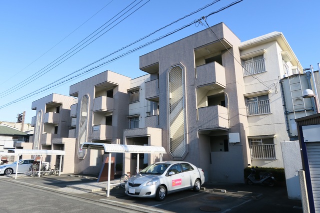 建物外観　鉄筋コンクリート造のマンションです♪