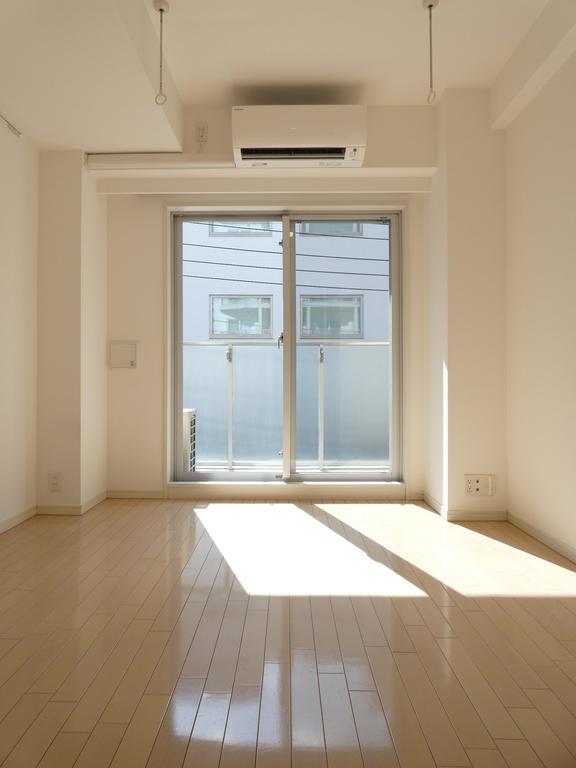 居室・リビング　内観1