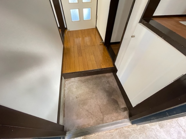 玄関　※間取りに相違がある場合現況優先です。別部屋参考写真