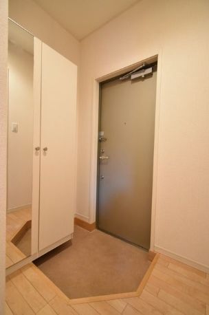 玄関　弊社は都内全域の物件をご紹介可能です！