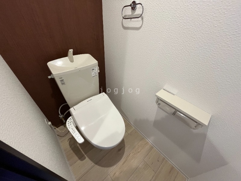 トイレ　温水洗浄便座付き