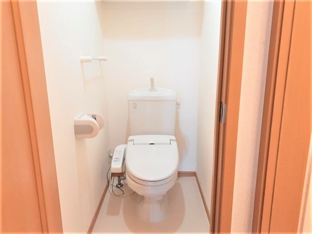 トイレ　温水洗浄便座