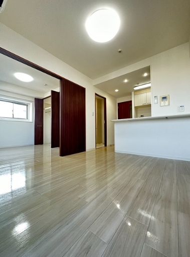 居室・リビング　☆明るい居間☆