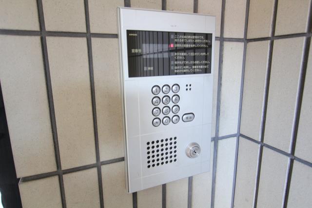 セキュリティ　エントランスにオートロックがあります。