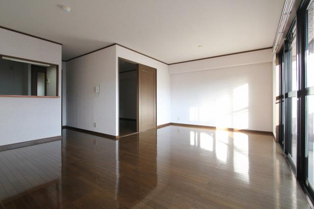 居室・リビング　広々としたリビングです。