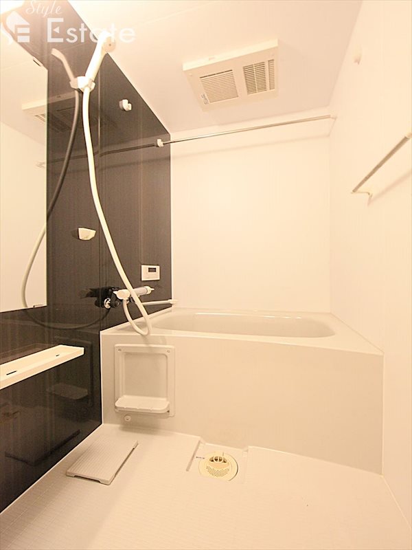 バス・シャワールーム　バスルーム