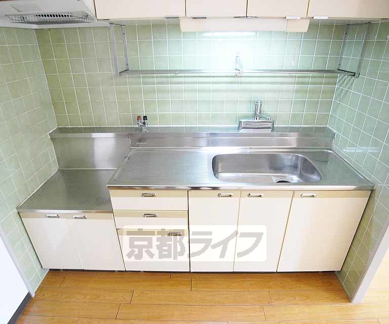 キッチン　ワイドサイズが嬉しいキッチン入ってます