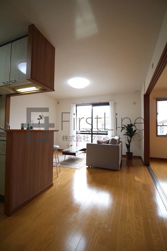 居室・リビング　別号室の写真です