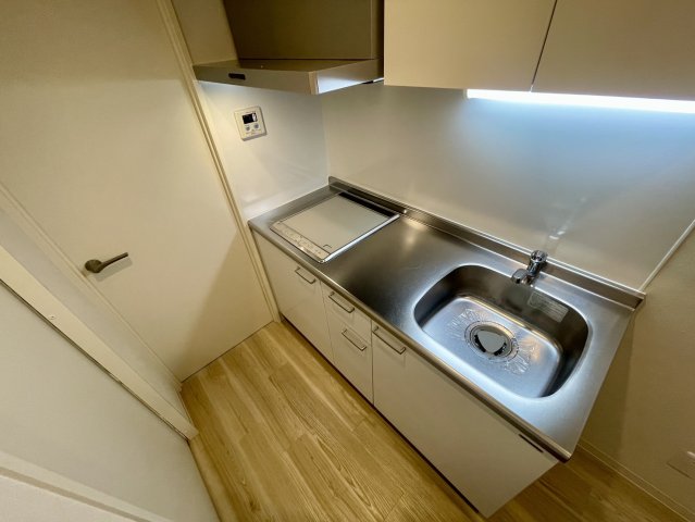 キッチン　同物件別部屋写真