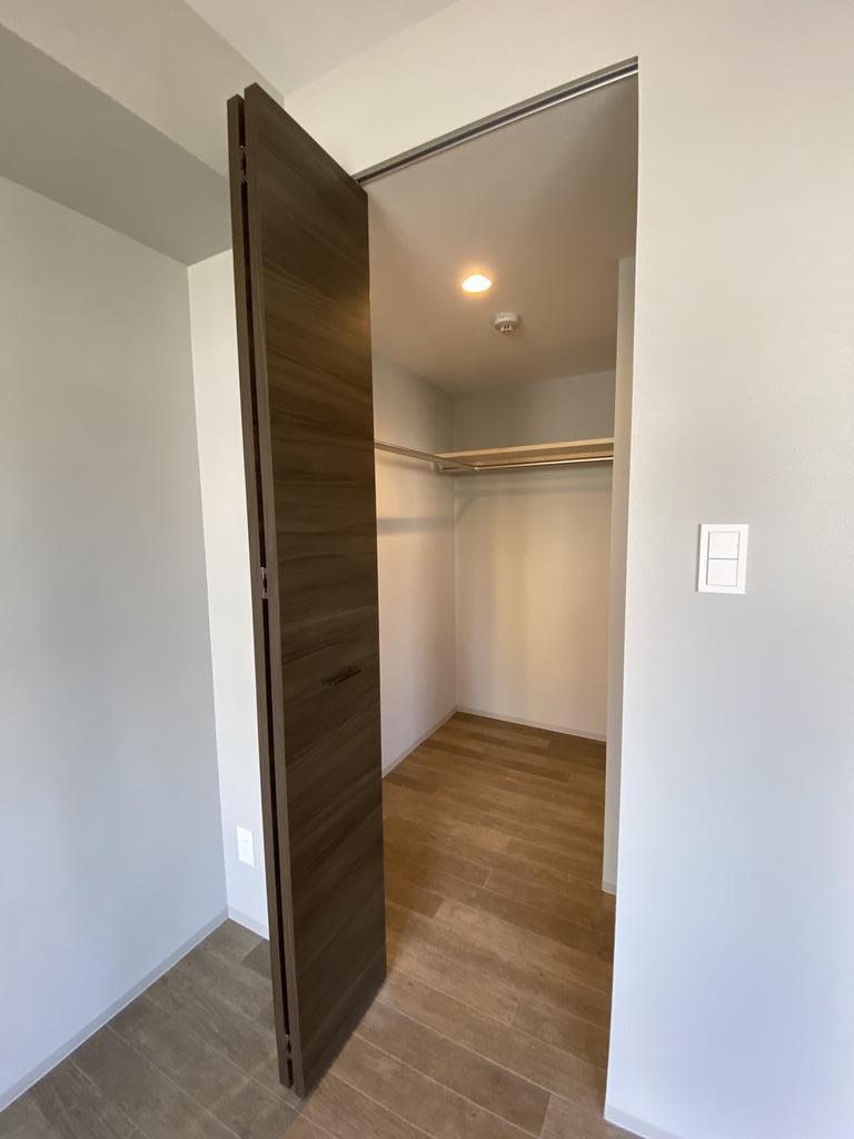 収納　収納力のあるウォークインクローゼットです！