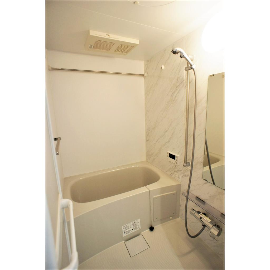 バス・シャワールーム　ゆったり過ごせるお風呂です