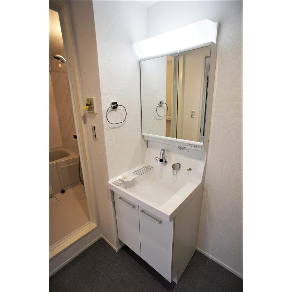 洗面設備　コンパクトで使いやすい洗面所