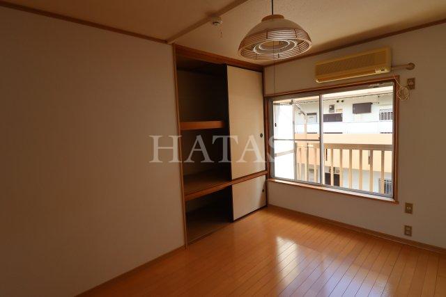 居室・リビング　同物件・別部屋